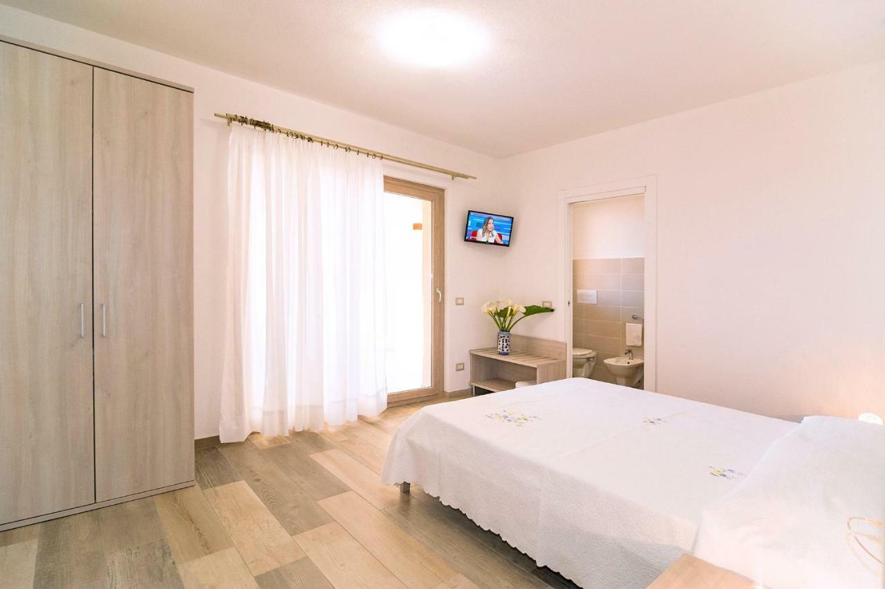 Molarotto Camere Con Angolo Cottura San Teodoro  Buitenkant foto