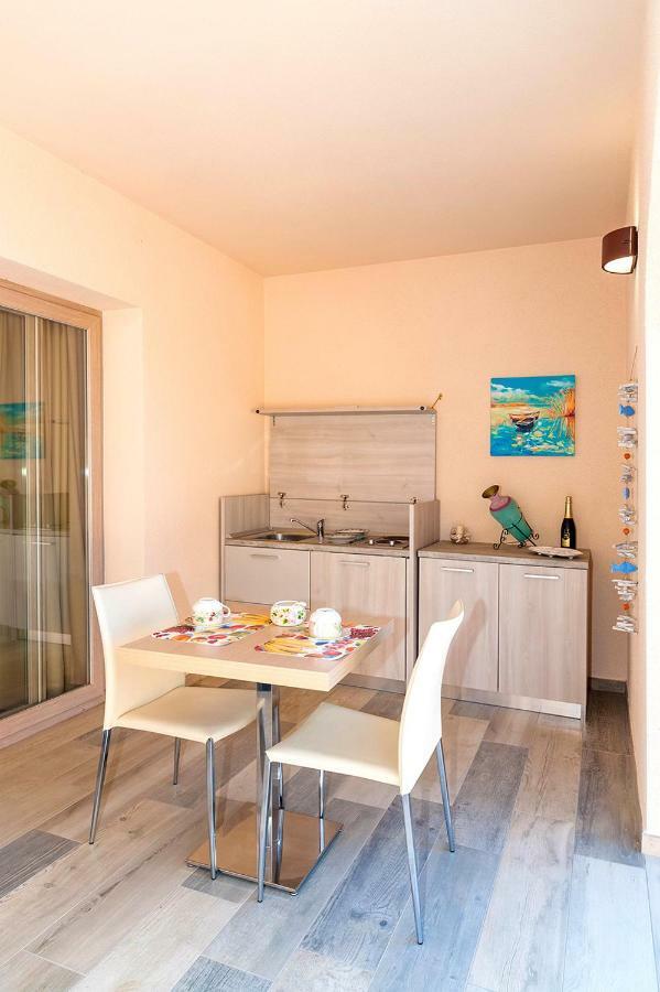 Molarotto Camere Con Angolo Cottura San Teodoro  Buitenkant foto