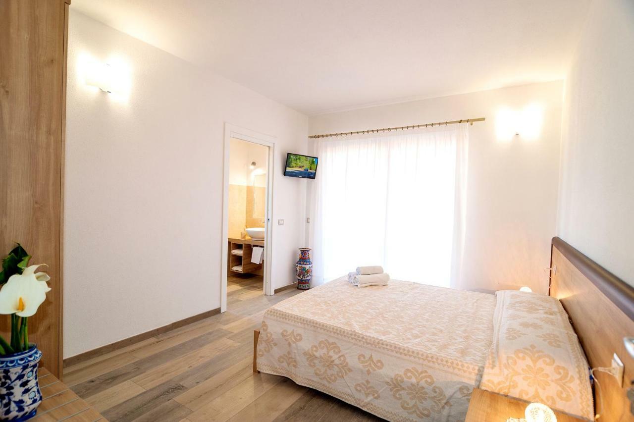 Molarotto Camere Con Angolo Cottura San Teodoro  Buitenkant foto