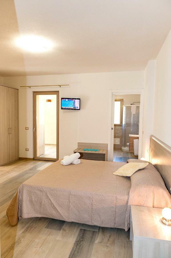 Molarotto Camere Con Angolo Cottura San Teodoro  Buitenkant foto